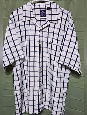 Men's White and Navy Grid Short-Sleeve Button-Down Shirt